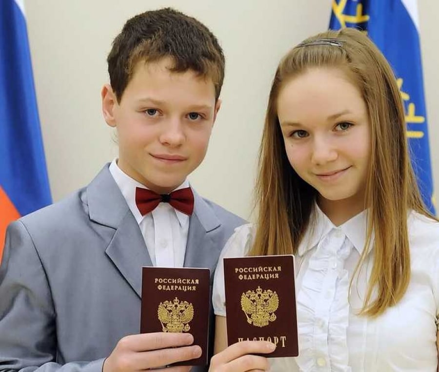 обязательно ли получать паспорт по месту прописки